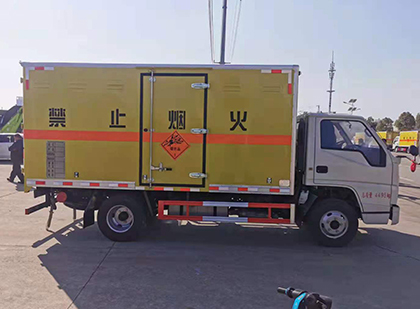 依安爆破器材运输车